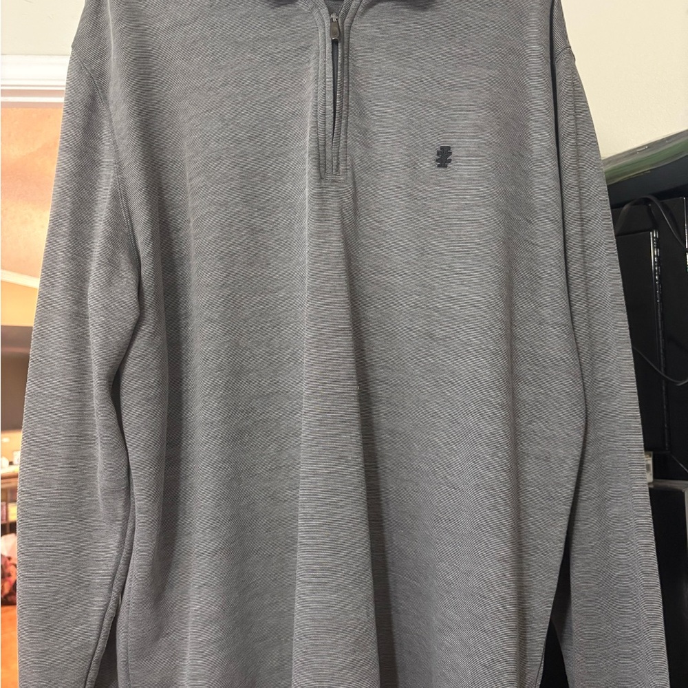 Izod Men's Gray Zip-Up Sweater